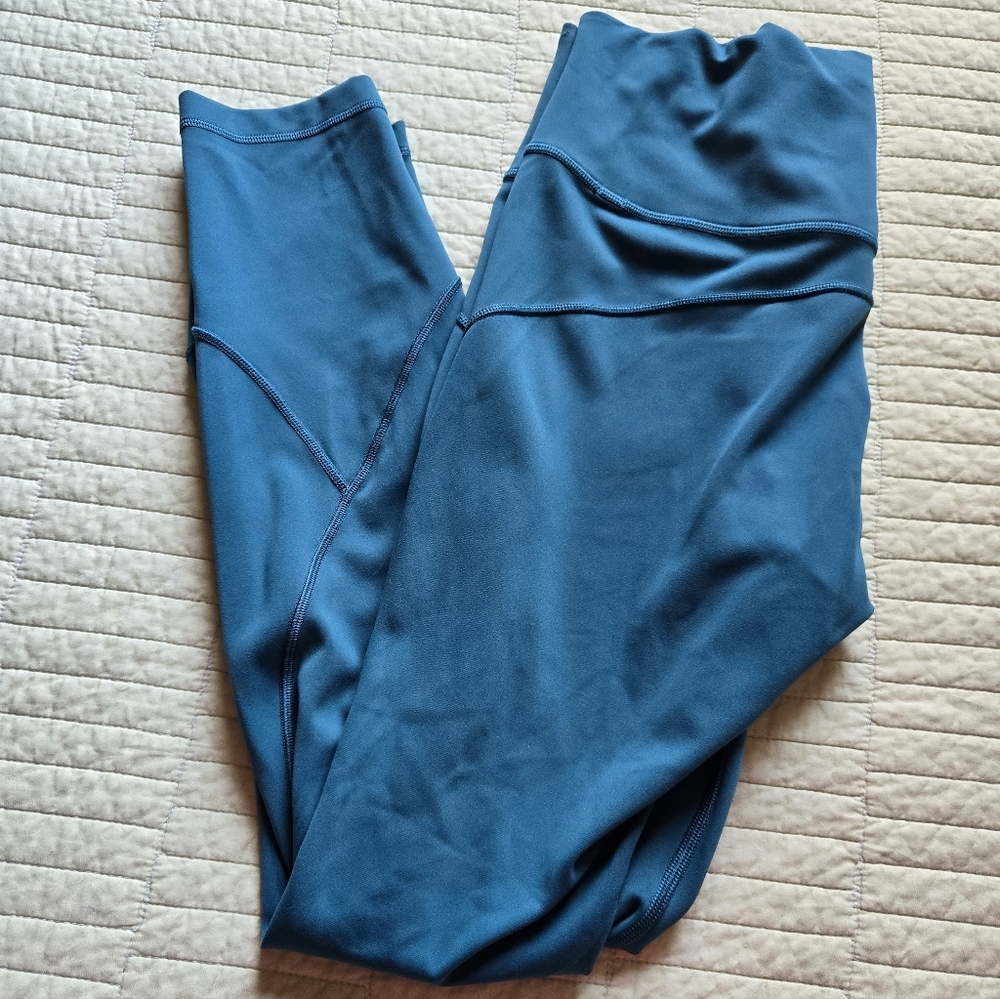 Lululemon In Movement Tight Size 6 Blue Color